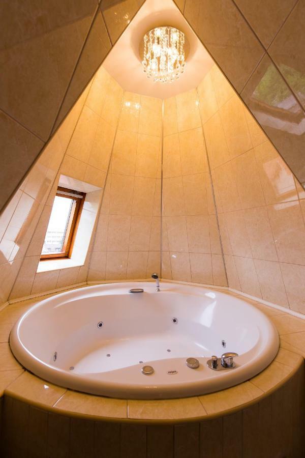 Two Towers Apartman Miszkolc Zewnętrze zdjęcie